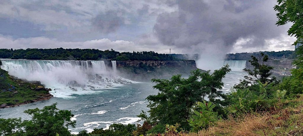 Niagara Falls 2024 08 10 um 23.15.21