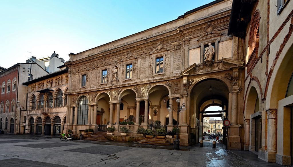 nz7 0461 piazza mercanti