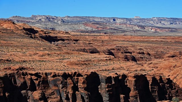 Colorful Range in Background dsc 5959
