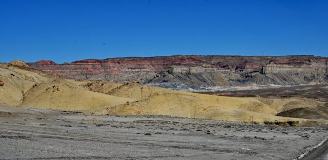 petrified sand dunes and red Mountain Range in the back dsc 6045 1