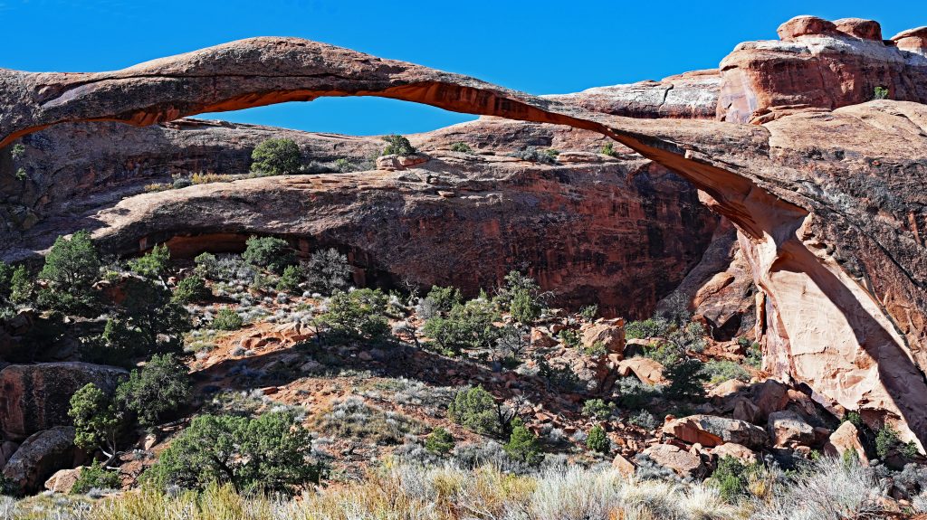 306 fuß gnade schwebend zwischen erde und himmel