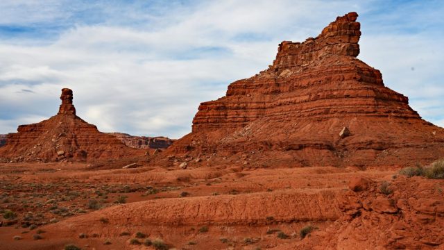 Rooster Butte– proud and angular, like a call to heaven (left) setting hen butte– a stone hen spreading her wings over the valley (right) rooster butte (left) setting hen butte (right)