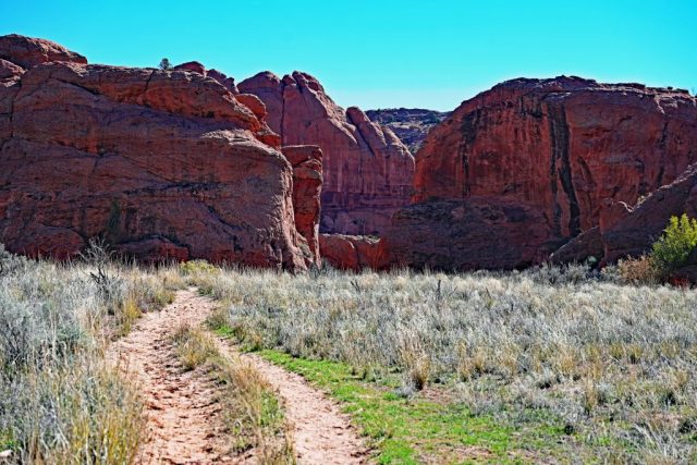 The first “gate” of sandstone glowing in orange morning light dsc 6430