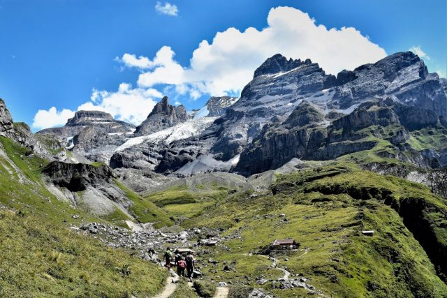 Looking back toward Blümlisalp Saddle and the summit chain of the Blüemlisalp massif. dsc 3563 1