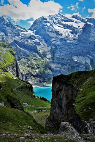 View down to the lake: to the right Doldenhorn, to the left the Fründenhorn. dsc 3568