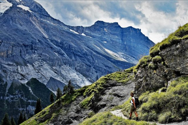 Basia in front of Fisistock, which appears close but lies across the lake. fisistock