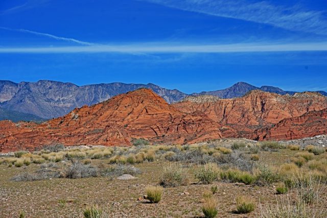 Majestätisch und schneebedeckt ragen die Pine Valley Mountains in den blauen Himmel. dsc 6905