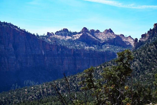 Der Blick weit in die Ferne auf die Lower Mountains dsc 7015