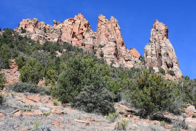 Die Crags aus nächster Nähe – schiere Größe. dsc 7016