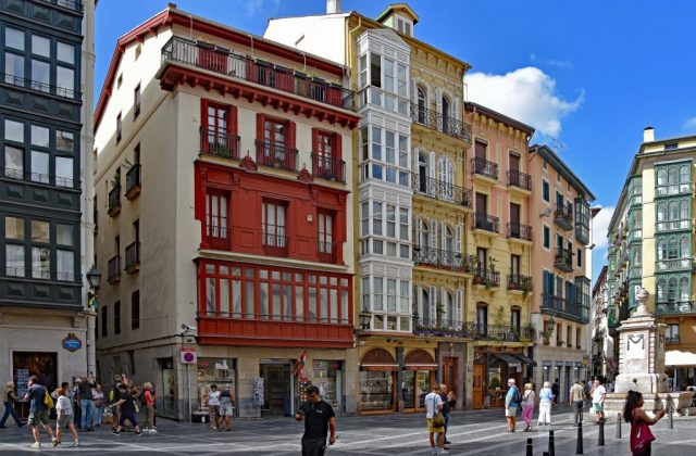 Die neoklassizistische Plaza Nueva in Bilbao dsc 1241